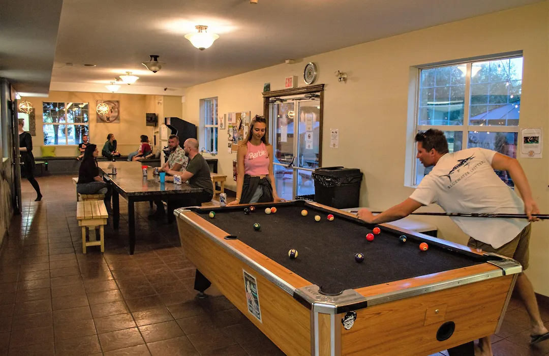 Hi Kelowna Hostel-1
