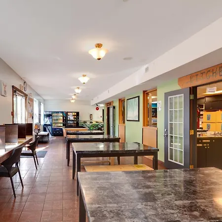 Hi Kelowna Hostel-2